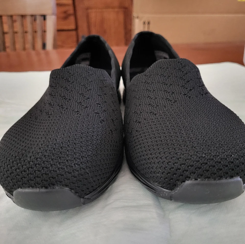 Womens Skechers Black Seager Scalloped Slip-On Sz 7.5 Wide - Picture 9 of 13